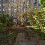 Deluxe Rooms In Ediburgh City Centre - Excellent Location